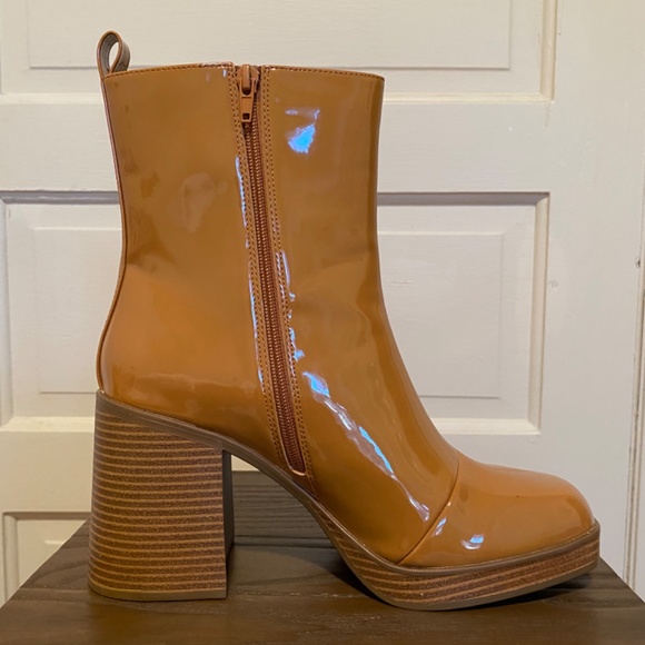 Milli Platform Block Heel Bootie - Picture 4 of 8